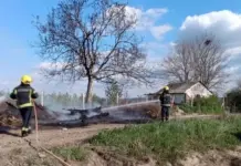 Požar na divljoj deponiji između Begeča i Gložana – intervenisali vatrogasci