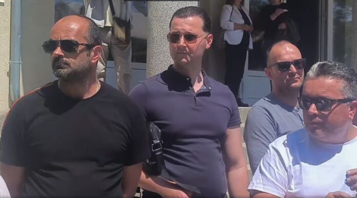 Ljudi u crnom izbori za predsednika matice slovacke u srbiji - incident backi petrovac
