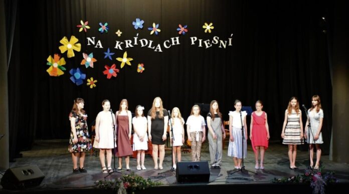 Na krídlach piesní