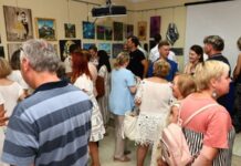 Otvorena izložba „Čari kista XIV“ – tradicionalno okupljanje petrovačkih likovnih umetnika Otvorena izložba Čari kista XIV tradicionalno okupljanje petrovačkih likovnih umetnika backi petrovac