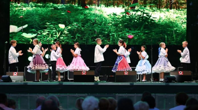 Vandrovali deti na Slavnosti Vandrovali deti na Slavnosti