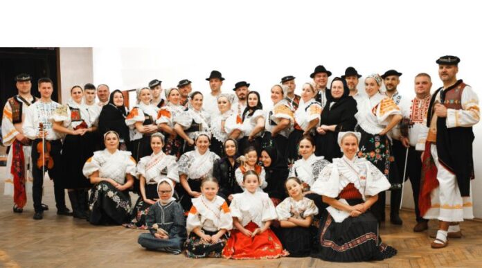 kulturno-umetnički program folklornog ansambla ,,Podpoljanec” iz Detve backi petrovac slovacke narodne svecanosti kulturno-umetnički program folklornog ansambla ,,Podpoljanec” iz Detve backi petrovac slovacke narodne svecanosti