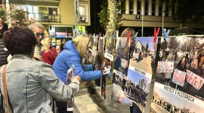 Izlozba fotografija iz backog petrovca u backoj palanci postavka
