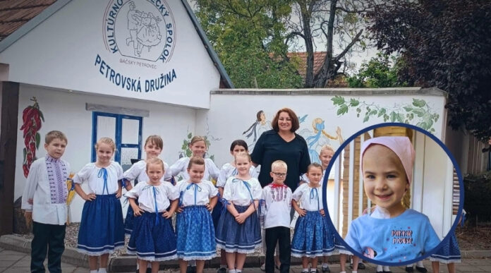 Petrovska družina, predaj langošov za Emu Medvedovu Petrovska družina, predaj langošov za Emu Medvedovu