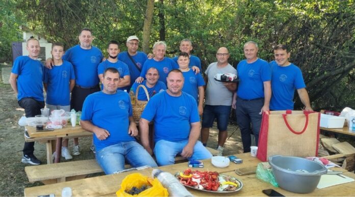 Zlatni kotlić u Bačkom Petrovcu Zlatni kotlić u Bačkom Petrovcu