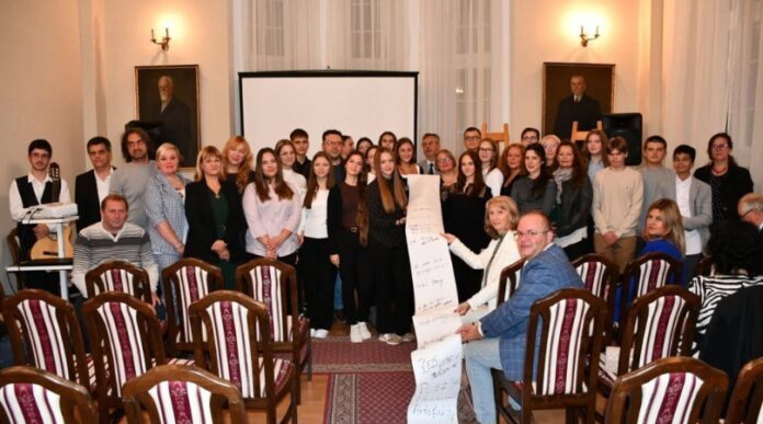 Den Gymnazia Jana Kollara Den Gymnazia Jana Kollara