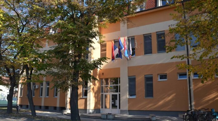 Opština Bački Petrovac, zgrada Opštine