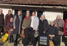 Otvoren magacin polovne robe u Gložanu Magacin polovne robe u Gložanu