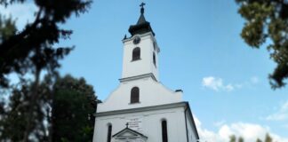 Kostol, chram Boži v Hložanoch, Hložany