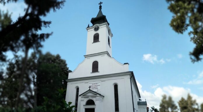 Kostol, chram Boži v Hložanoch, Hložany