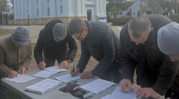 prikupljanje potpisa za parlamentarne izbore backipetrovac maglic glozan studenti u blokadi prikupljanje potpisa za parlamentarne izbore backipetrovac maglic glozan studenti u blokadi