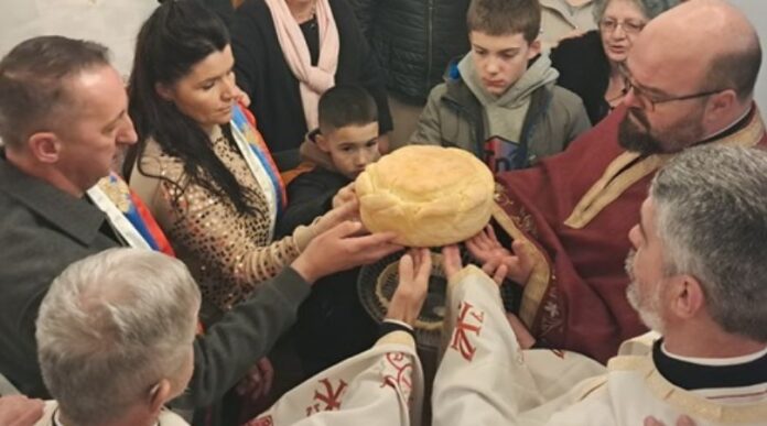 Hramovna slava u Kisaču Hramovna slava u Kisaču