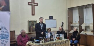 Zima s knihou v Starej Pazove