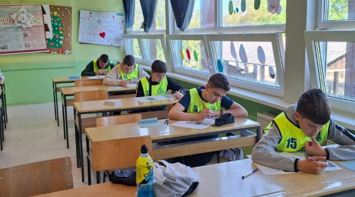 Šta znaš o saobraćaju, učenici iz Maglića 1 Šta znaš o saobraćaju, učenici iz Maglića 1