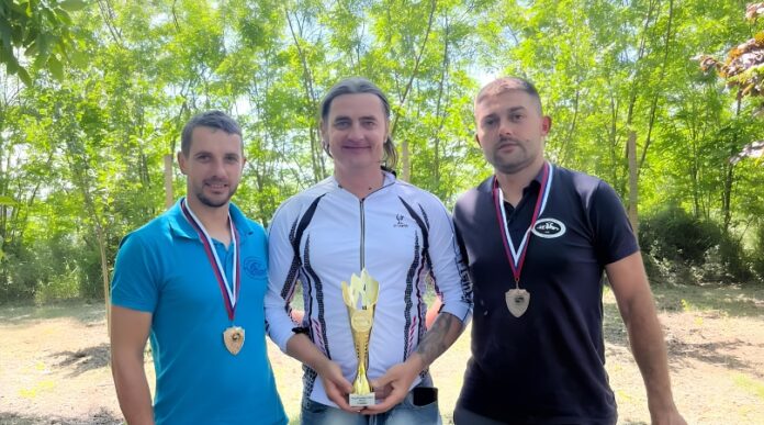 Gložan ribari u Bečeju Gložan, Zlatni Kotlić, Bečej Medalja 2026